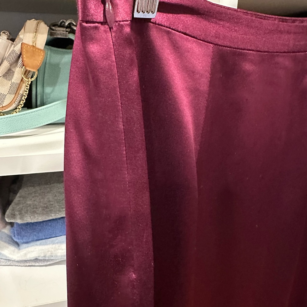 Banana Republic Burgundy Lace Hem Pencil Skirt - Picture 3 of 6